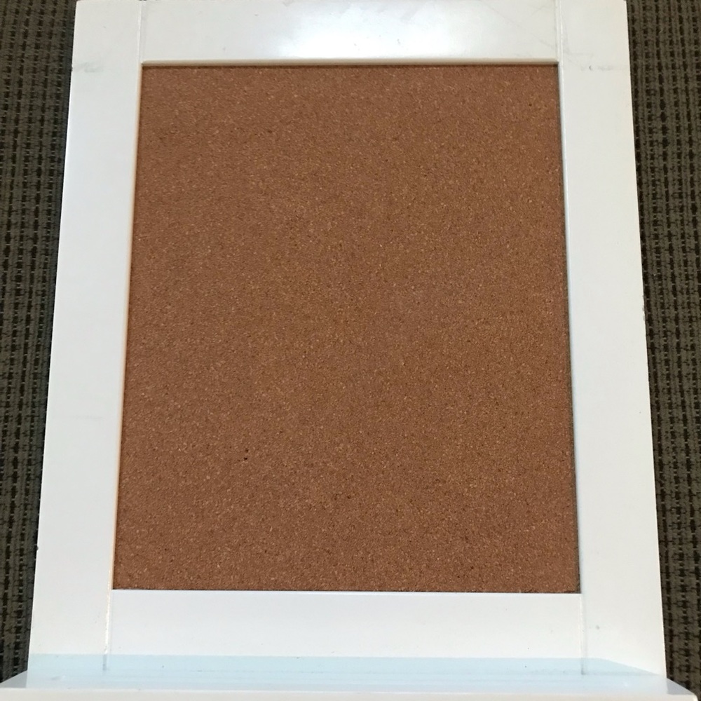 Wall cork board